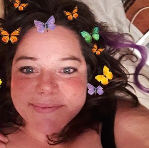 Meet your Posher, Leticia